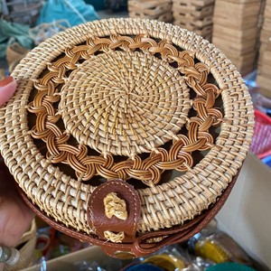 กระเป๋าแฟชั่นใหม่2023ผู้หญิงกระเป๋าถือสุภาพสตรี/ฟางหวายทอกระเป๋ากับพู่กระเป๋าชายหาดฤดูร้อนทำด้วยมือ - Product Image 6