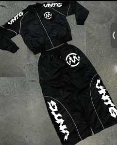 Conjunto de chaqueta y pantalones cortos cortavientos con logotipo personalizado para hombre, chándal de verano de 2 piezas - Product Image 1