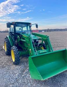 Tractor John Deere de calidad disponible en EE. UU. a precio asequible Tractor John Deere de segunda mano listo para la exportación - Product Image 1