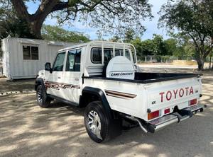 Toyota Land Cruiser 79 2.8 - Product Image 2