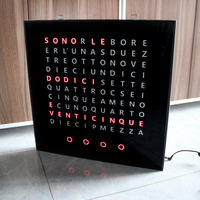 Horloge numérique électronique de table avec affichage lumineux de l'heure en matrice de lettres pour bureau de direction et bureau d'étude