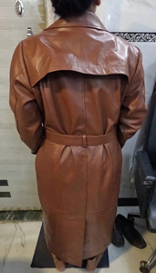 Abrigo de Cuero Tipo Gabardina para Mujer, Piel de Oveja Genuina, Color Marrón, Abrigo Largo de Invierno - Product Image 2