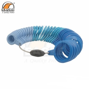 Outils et équipement essentiels de bijoux de jauges de doigt en plastique de trois couleurs - Product Image 1