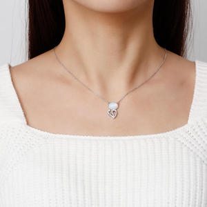 Collar de Plata de Ley con Cristal de Piedra Lunar y Diseño de Gato Mágico Jeulia Moonlight - Product Image 5
