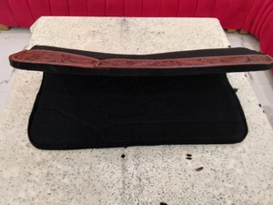 Tapis de Selle Western Premium Portable en Cuir et Polaire, Broderie Turquoise et Motifs Gravés, Haute Qualité, Vente en Gros - Product Image 6