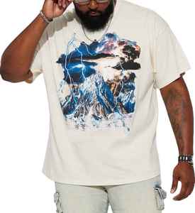 T-shirt pour homme fait à la main avec impression DTG personnalisée offrant une coupe moderne, un toucher doux en coton et une impression détaillée professionnelle - Product Image 5