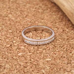 แหวนเพชรกลมโตในห้องปฏิบัติการทองคำ10K สุดหรูสีสดใส OHLR00199 VVS2ชัดเจนเครื่องประดับสำหรับผู้หญิงขายส่ง - Product Image 6