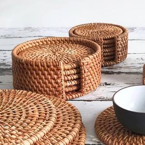 Dessous de verre de table Tapis de dessous de verre résistant à la chaleur Ensemble de dessous de verre à thé Accessoires de cuisine Dessous de verre en osier et jute avec support Design unique - Product Image 6