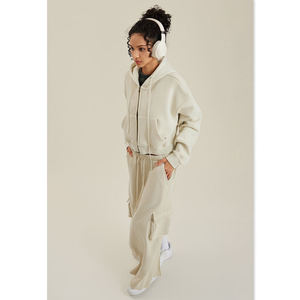 Chándal informal personalizado de otoño-invierno para mujer, estilo vintage, con cremallera completa, capucha, pantalón cargo de largo maxi, estampado, de tejido grueso. - Product Image 3