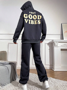 Conjunto de chándales de terciopelo para otoño e invierno con logotipo personalizado, conjunto de dos piezas con capucha para mujer, conjunto de dos piezas, chándal para mujer - Product Image 3