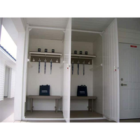 Vestiaire extérieur traditionnel en bois imperméable pour piscine avec compartiments privés