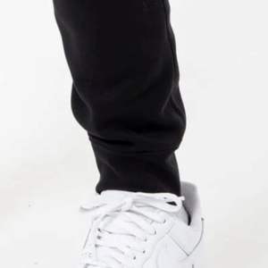 กางเกงออกกำลังกายผ้าฟลีซผ้าฝ้ายปักลายสำหรับผู้ชายกางเกงวิ่งสไตล์สตรีทกระเป๋าทรงตรงมาใหม่สำหรับฤดูใบไม้ร่วงและฤดูหนาว - Product Image 6