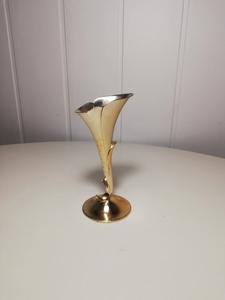 Decorative <b>Unique</b> Gold Finished Metal <b>Vase</b> Ideal For Dining Table Use Bedroom Decor And Stylish Home Display From India - Product Image 5