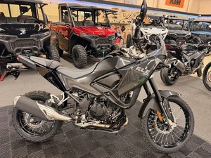 NUOVA Kawasaki <span class=keywords><strong>KLE</strong></span> 500 ABS 2026 - Nuova Moto da Avventura - Product Image 6