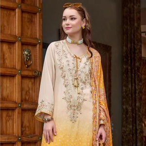Élégant shalwar kameez en chinon brodé à la main avec dupatta imprimé et doublure en santoon – Tendance actuelle - Product Image 1
