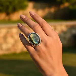 Bague cocktail ovale en labradorite pour femme, en argent 925, bijou minimaliste, pierre précieuse naturelle, cadeau, troisième partie - Product Image 1