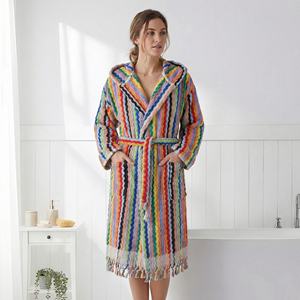 เสื้อคลุมอาบน้ำแบบตุรกี Pompom ลายซิกแซกหลากสี มีฮู้ด ผ้าฝ้าย 100% - Product Image 1