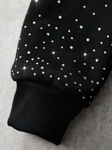 Sweat à capuche noir avec strass pour homme, streetwear, capuche et manches cloutées de cristaux, 500GSM, surdimensionné, logo personnalisé, sweat à capuche d'hiver - Product Image 4