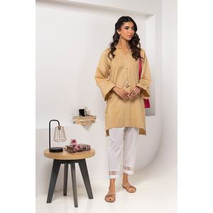 Chemise décontractée beige pour femme, tissu dobby teint et ornée - Product Image 5