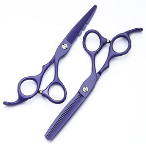 Ciseaux de barbier légers en acier inoxydable pour droitiers, pointe affûtée, repose-doigts, manche moyen, 32 dents, fabricant Kaamir - Product Image 1