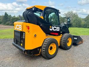 Chargeuse compacte JCB 300 Eco Powerboom, moteur diesel Bosch pour les roues de pompe, capacité de levage élevée, hydraulique pour les charges lourdes - Product Image 5