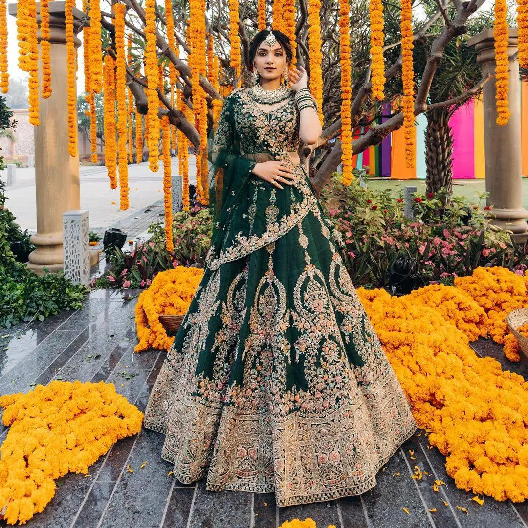 Incrível novo design de noiva cor verde escuro lehenga choli, casamento lehenga choli com blusa e duppata em m de criação