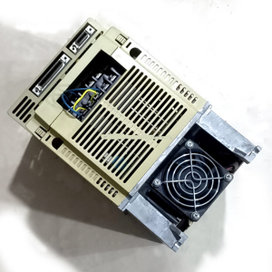 Servomoteur AC haute précision SGDV-R90A25A 200V Série Sigma-V 0,1kW Amplificateur servo industriel pour la commande de mouvement d'automatisation - Product Image 1