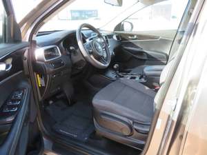 Auto Usado de Calidad a Precio Accesible, K-i-a So-ren-to LX 2016, Volante a la Izquierda - Product Image 2