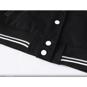 Chaquetas de béisbol universitarias de lana negras con logotipo personalizado Elegante estilo bombardero con mangas de cuero High CollegeBaseballjacket para hombres - Product Image 5