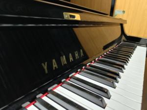 Yamahas UX5 Upright <b>Piano</b> Japan Made Black <b>Piano</b> Stable Structure Excellent Sound Quality second hand U1 U2 U3 - Product Image 3