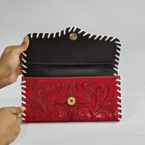 Carteras de mano con cremallera de cuero genuino con diseño floral de alta calidad y lujo, hechas a mano, para mujeres y niñas. - Product Image 4