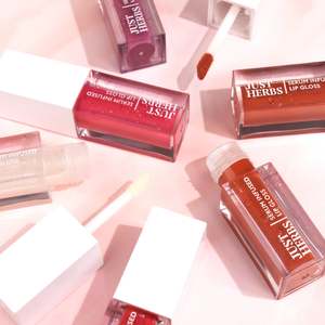 ลิปกลอสเนื้อเซรั่มผสมสมุนไพร พร้อมสารสกัดจากเนยมะม่วงและน้ำมันโจโจบา - Product Image 1