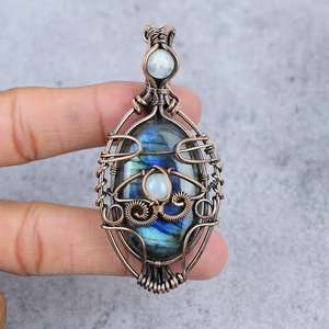 Prix de gros Labradroit Gem Malachite Pyramide Vintage Pendentif en fil plaqué or vintage enveloppé de fil, pierre de naissance, cadeau de mariage, fait à la main - Product Image 1