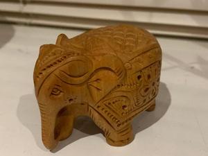 Elefante tallado a mano con estilo, elefante de madera, artesanía india, decoración del hogar, arte de madera hecho con madera maciza - Product Image 4