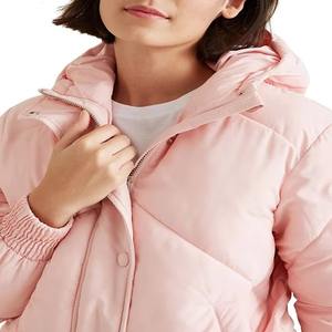 Veste d'hiver matelassée rose pour femme avec col montant, fermeture éclair, design uni, doublure en nylon, bouton en tricot, motif de logo, décoration, vente - Product Image 2