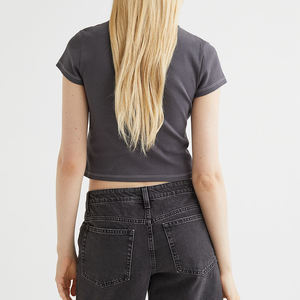 Vente en gros de t-shirts pour femmes en toile imprimée personnalisée à manches courtes et couleur personnalisées et taille à bas prix - Product Image 4