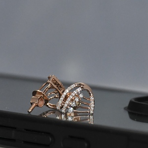 Boucles d'oreilles en diamant en or jaune véritable de luxe 18Kt 2g-2.6g Minimaliste IGI Certifié Brillant Cut Naturel Femmes Tous les jours VDS - Product Image 5