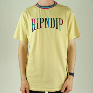 Hermosas camisetas de hombre de estilo casual con patrón impreso de último diseño con mangas cortas y cuello redondo en diferentes colores y tamaños - Product Image 1