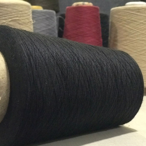 Hilo de Poliéster 100%, 40/2, de Alta Tenacidad, Teñido, Anillado, Negro, para Tejer/Punto - Product Image 1