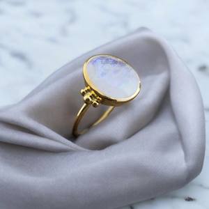 Belle bague en pierre de lune arc-en-ciel en argent sterling 925 faite à la main pierre précieuse de coupe ovale à facettes naturelles déclaration élégante bijoux Fain - Product Image 4