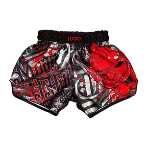 กางเกงชกมวย MMA สีแดงแบบกำหนดเอง เนื้อผ้าซาติน ระบายอากาศได้ดี น้ำหนักเบา พิมพ์ลายแบบซับลิเมชั่น ปักลายได้ 男女兼用 น้ำหนัก 220 กรัม สำหรับคิกบ็อกซิ่ง มวยไทย - Product Image 1