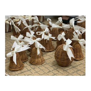 Decoración de mimbre rústico bohemio con forma de caramelo, adornos navideños únicos de mimbre ecológicos sostenibles, hechos a mano naturales - Product Image 6