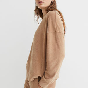 Sudaderas de cuello redondo informales para mujer con logotipo personalizado OEM, camisetas bonitas de manga larga, jerséis holgados morados - Product Image 1