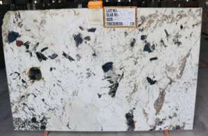 Superficie pulida de losa de granito blanco alpino de diseño moderno - Product Image 3