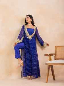 Colección de Trajes de Fiesta Kurta con Bordado de Espejo Azul, Kurta con Bordado de Espejo y Estampado Bandhej en Georgette con Choli y Pantalón - Product Image 3