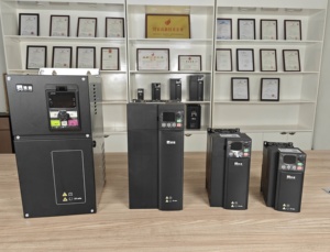 <span class=keywords><strong>15KW</strong></span> biến tần chuyển đổi biến tần 3000 Wát đánh giá cho năng lượng mặt trời ổ đĩa máy bơm nước 380V Điện áp danh định Ba cho máy nén - Product Image 2