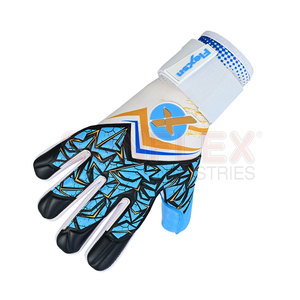 ถุงมือผู้รักษาประตูประสิทธิภาพสูง น้ำหนักเบา สำหรับทุกเพศ กันลื่น ระบายอากาศได้ดี ปิดด้วยแถบตีนตุ๊กแก ผลิตจากยางลาเท็กซ์เยอรมัน คุณภาพจากปากีสถาน - Product Image 4