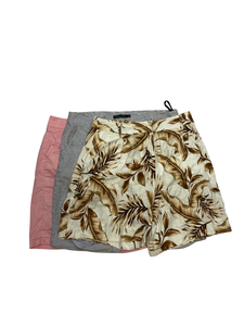 Pantalones cortos mixtos para mujer usados Estilo suave y relajado Hecho en Australia Tallas mixtas - Product Image 2