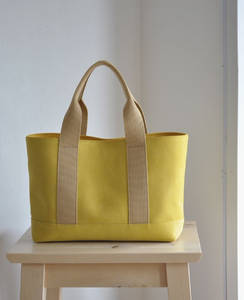 Bolso de mano informal a la moda para mujer, gran capacidad, decoración de candado de mensajero de lona, producto OEM FBA de alta calidad, venta al por mayor XL - Product Image 1