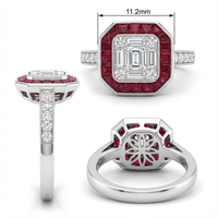 Bague en or blanc 18 carats au design antique avec grappe de rubis baguette et diamants taille princesse, bijoux haut de gamme du fabricant